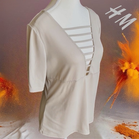 H&M Cream Blouse with Striped V-Neck - Picture 3 of 10